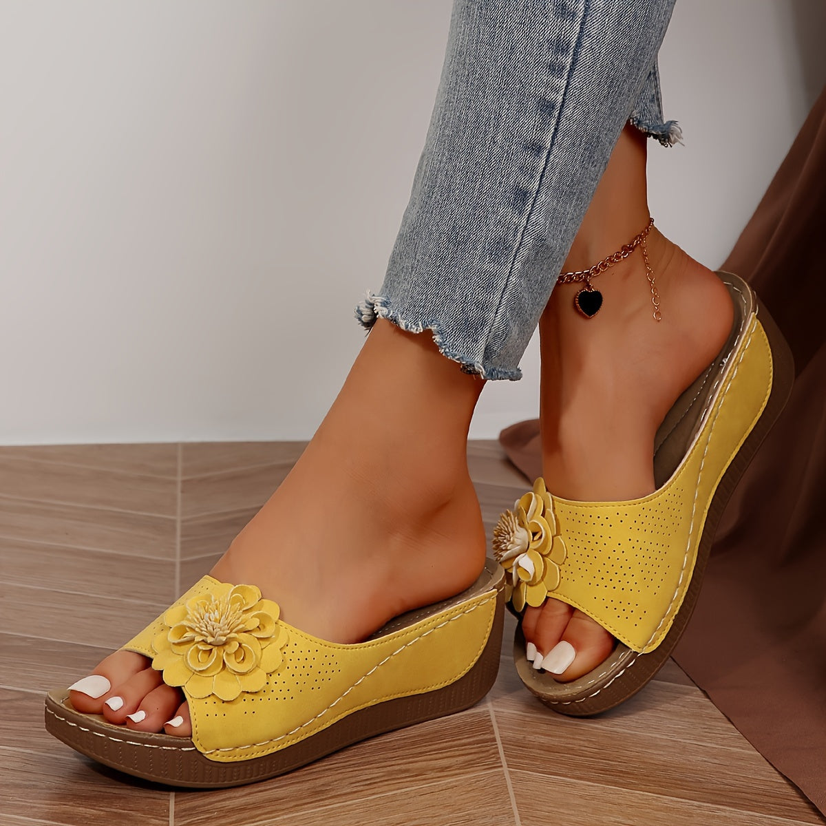 Liora | Mugavad Lilled Mules