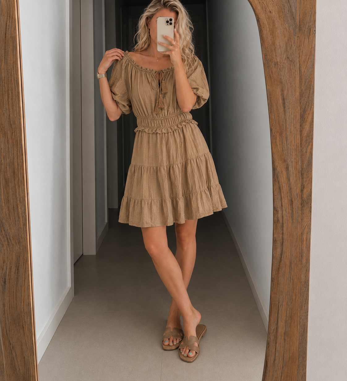 Mila Õlavarre Kleid