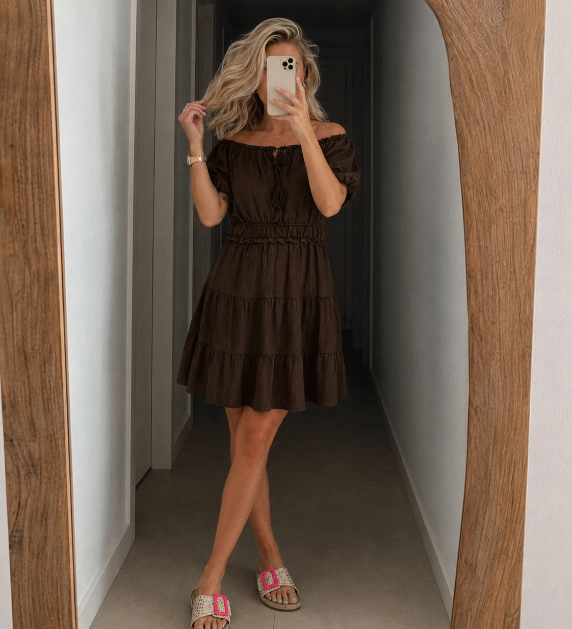 Mila Õlavarre Kleid