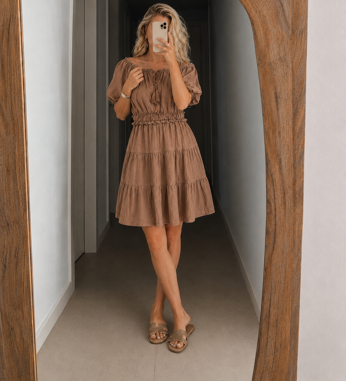Mila Õlavarre Kleid